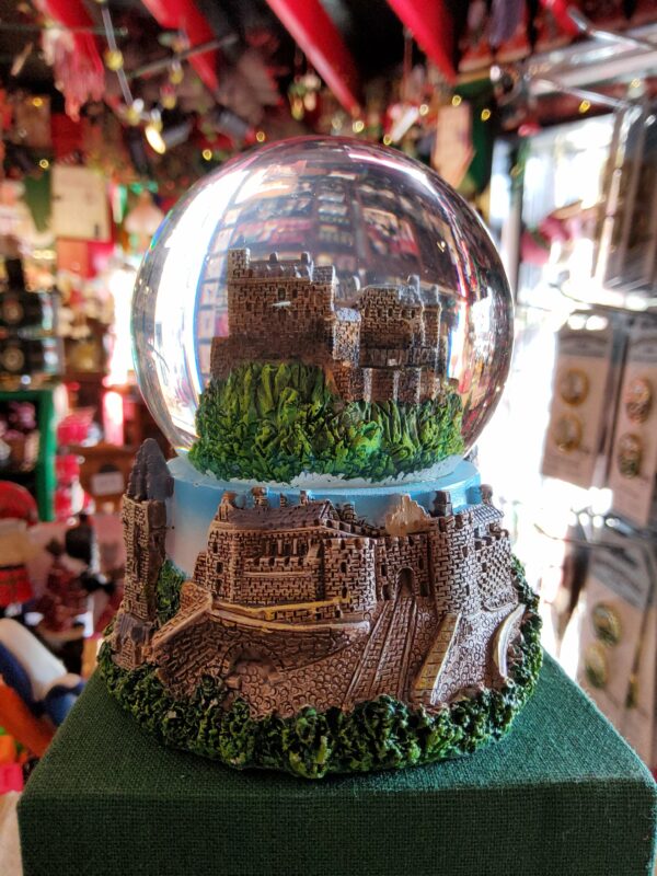 Stirling Castle Snowglobe - Image 3